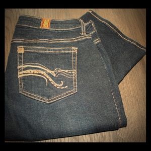 Wrangler Aura Jeans NWOT